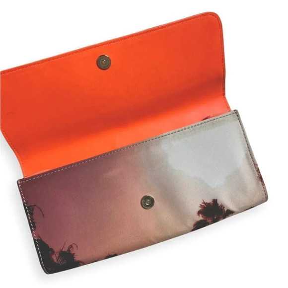 Juicy Couture California Palm  Tree Beach 10" x 5" Clutch - Picture 2 of 5